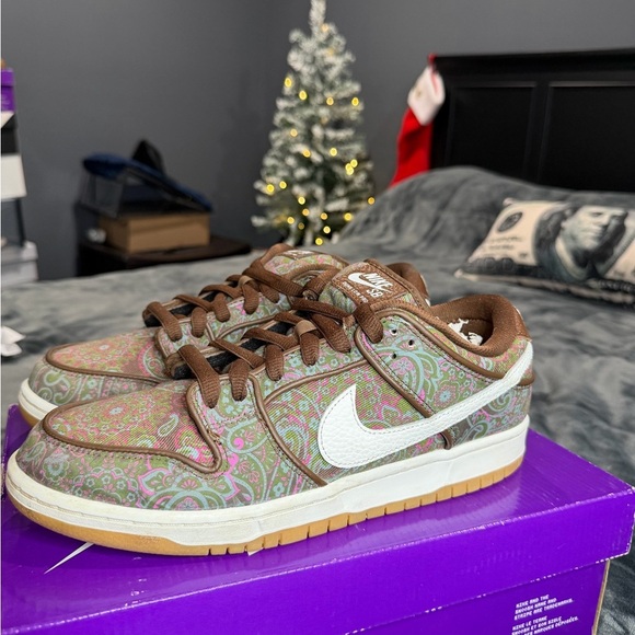 Nike Other - Nike SB Brown Paisley Sneakers